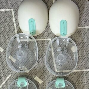 Willow 3.0 with accessories plus 2 Willow 3.0 Reusable Containers, 24mm Flange